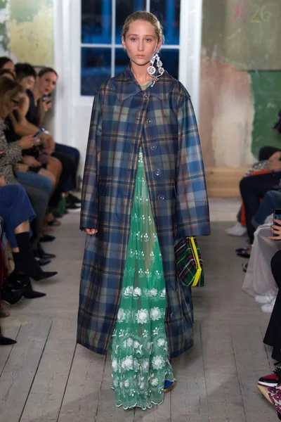 Look 8